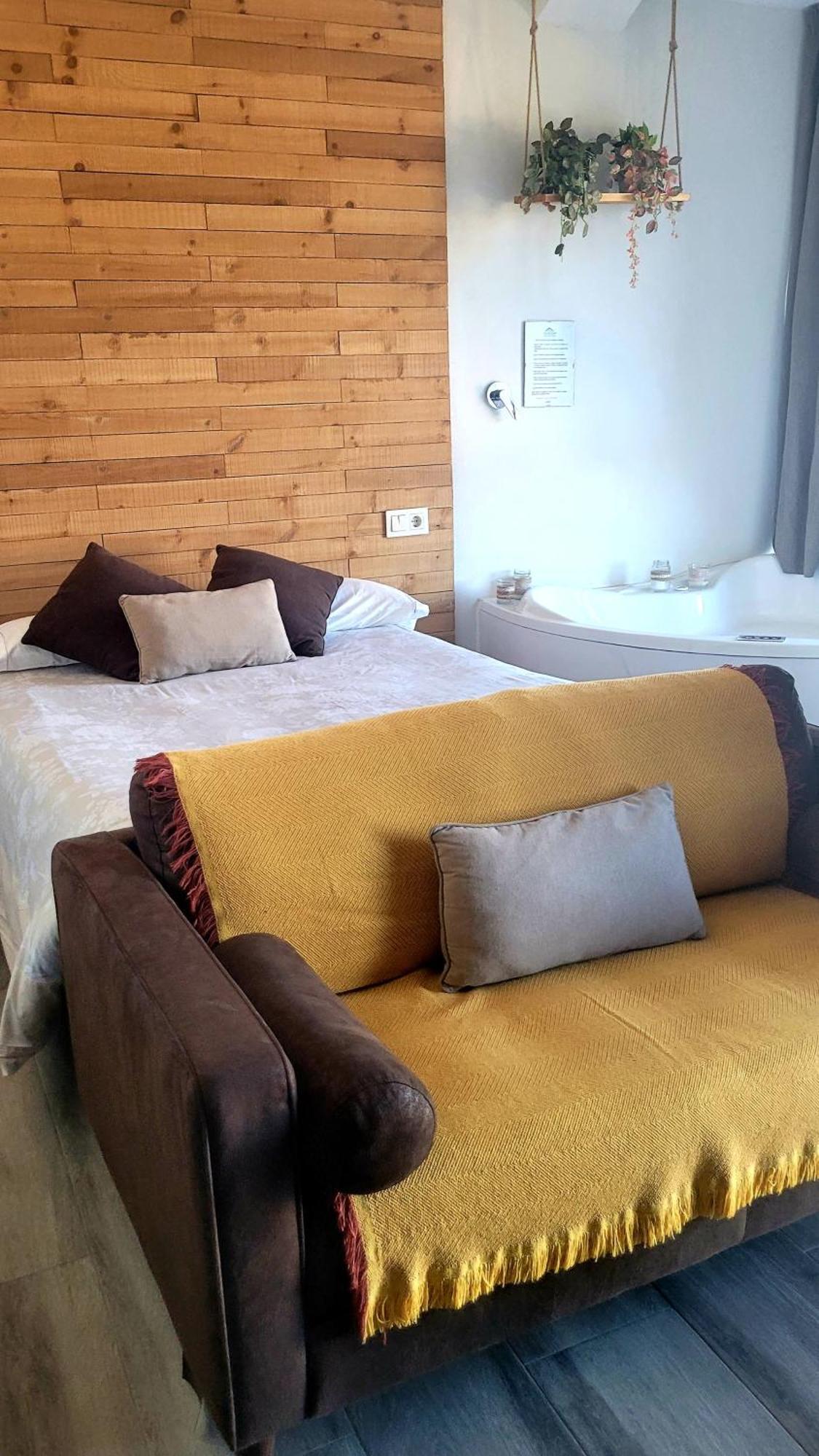 Casas Rurales Maribel - Complejo Moradas Del Cerro 1 - Suites Con Jacuzzi En Alcala Del Jucar Casas del Cerro Rom bilde