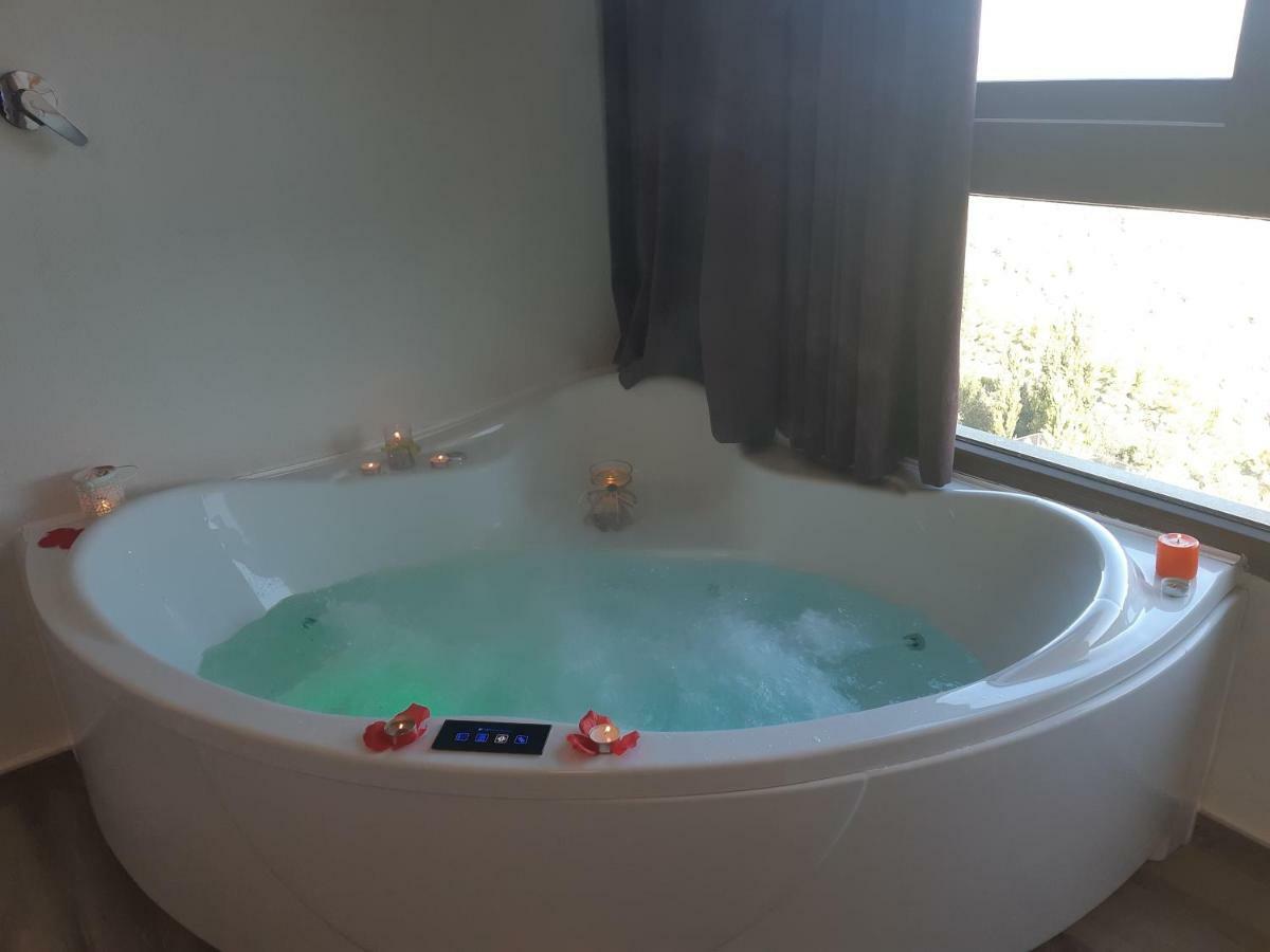 Casas Rurales Maribel - Complejo Moradas Del Cerro 1 - Suites Con Jacuzzi En Alcala Del Jucar Casas del Cerro Eksteriør bilde